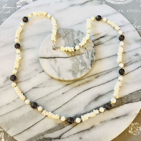 Vintage Shell Beaded Necklace Cream Ornate Spacer Beads Hook Closure - Picture 1 of 6